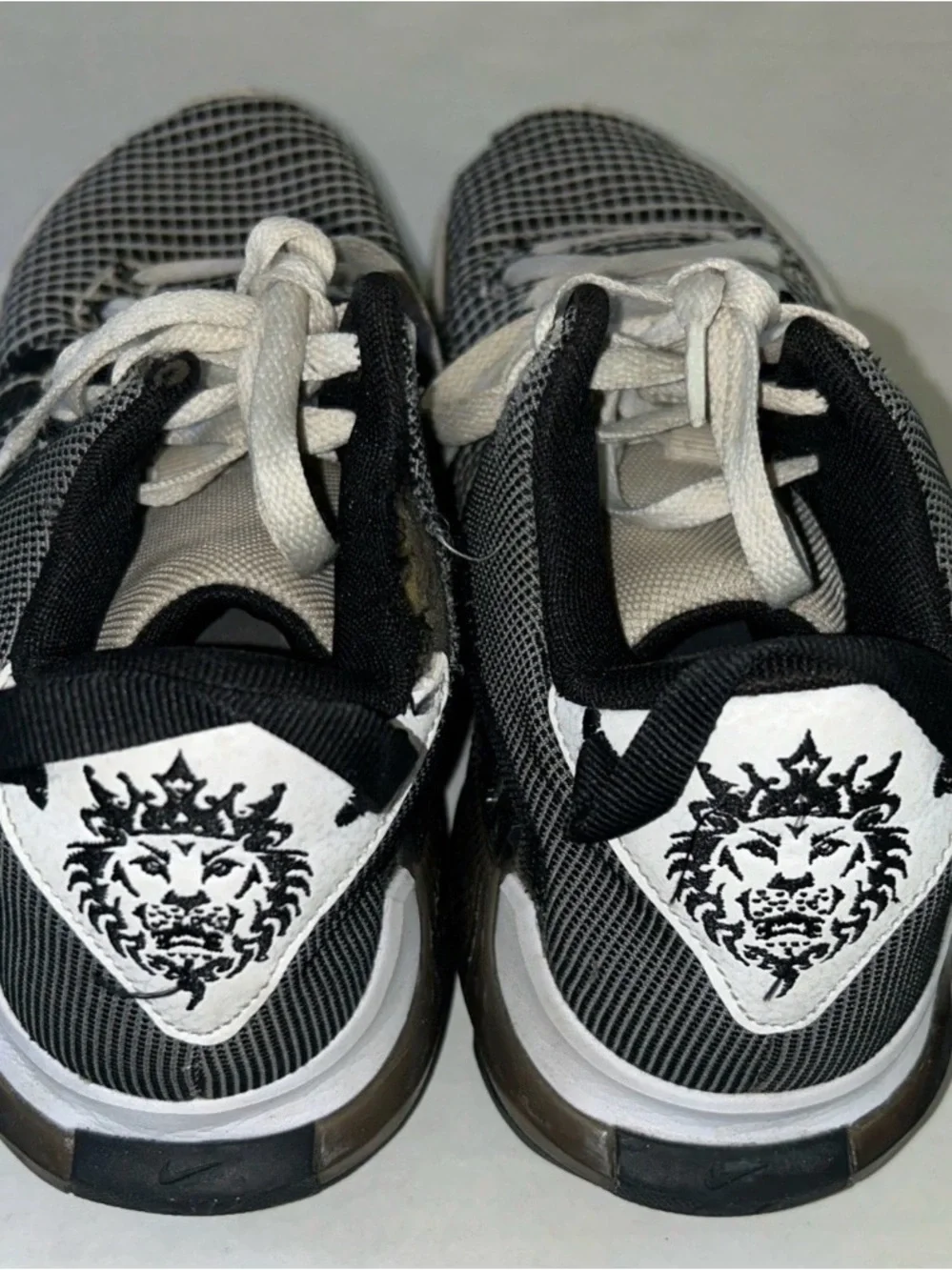 Nike LeBron Witness 7 Mens 9.5 Black White Basketball Shoes Sneakers DM1123-100